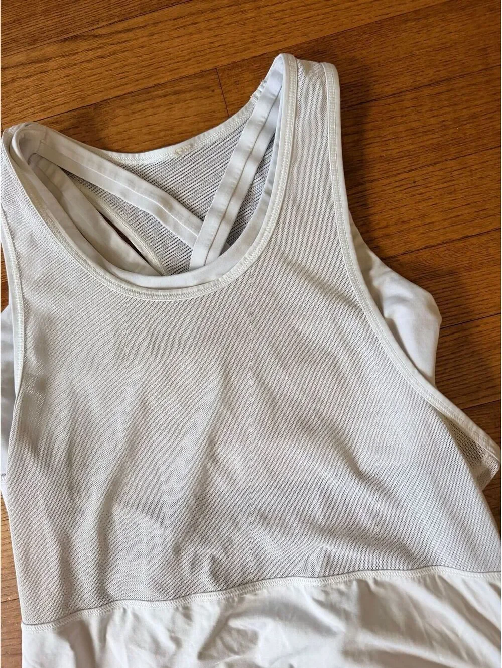 Lululemon Women's size 6 or S/M 2 in 1 Workout Tank Top White non-padded